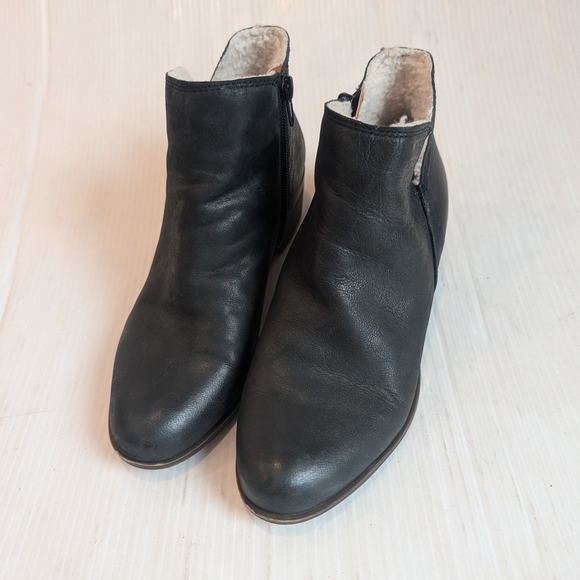 LUCKY BRAND Banterr2 Women's Black Leather Fur Lined  Ankle Booties Size 7 - Picture 3 of 9